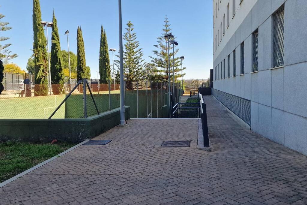 Apartment With Free Parking And Pool Bormujos Esterno foto