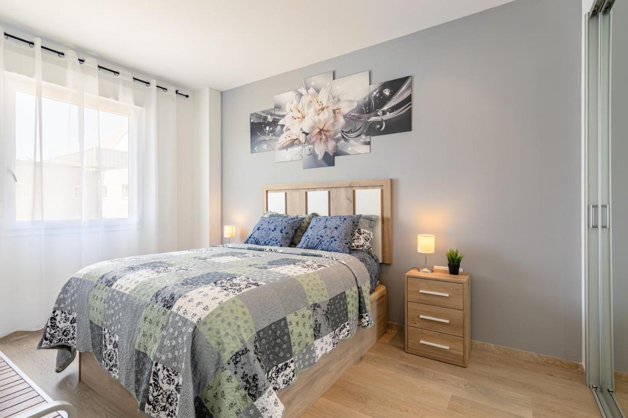 Apartment With Free Parking And Pool Bormujos Esterno foto