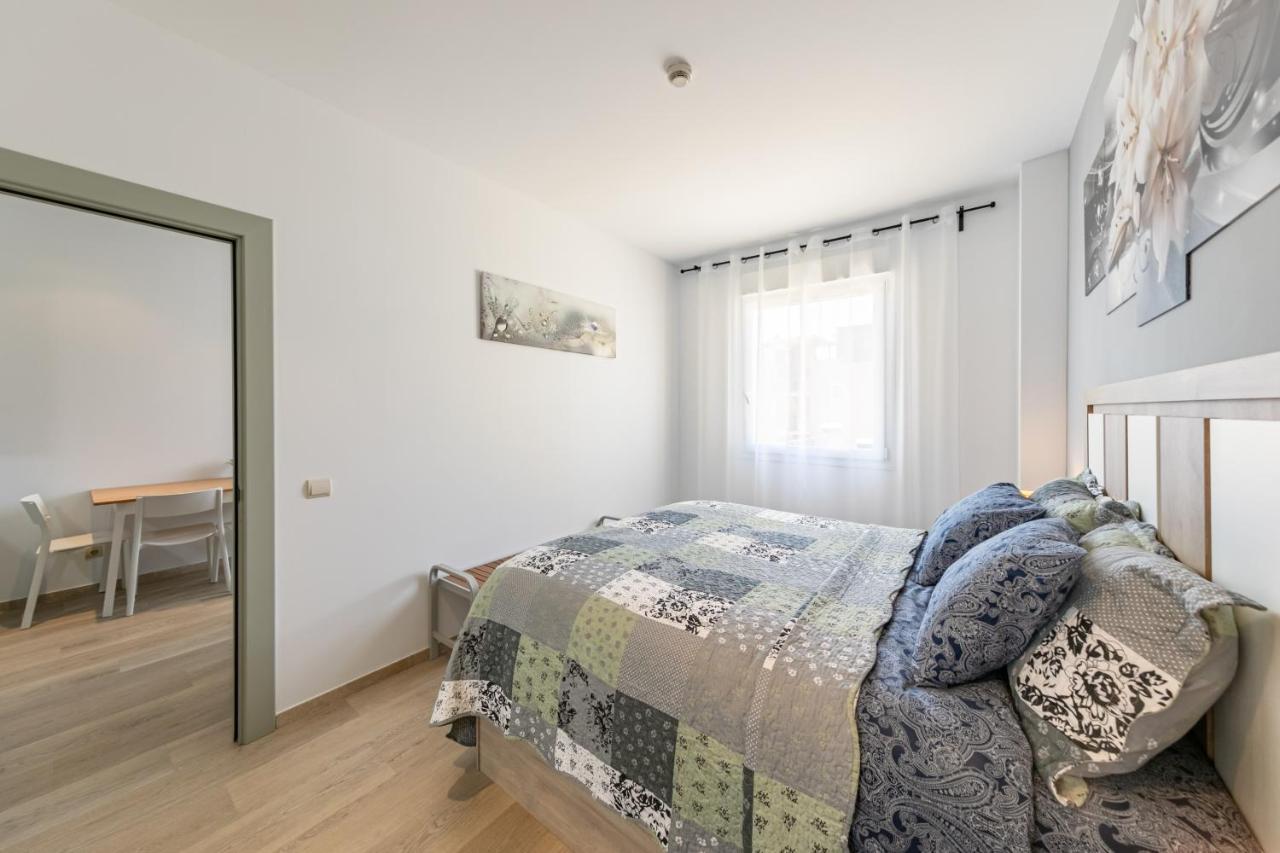Apartment With Free Parking And Pool Bormujos Esterno foto