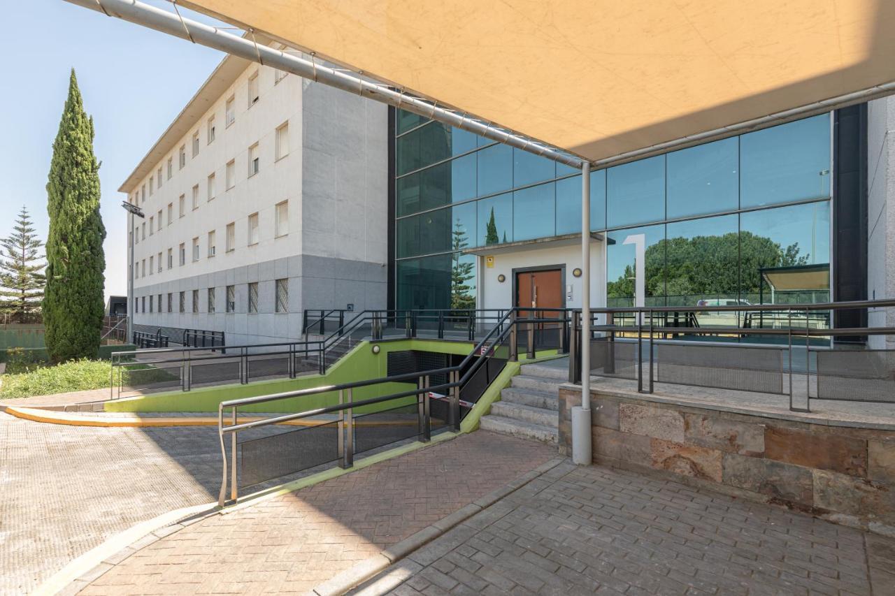 Apartment With Free Parking And Pool Bormujos Esterno foto
