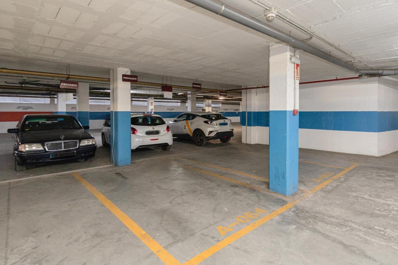 Apartment With Free Parking And Pool Bormujos Esterno foto