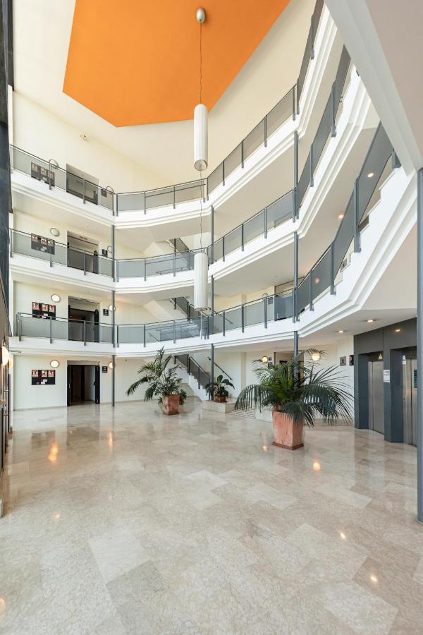 Apartment With Free Parking And Pool Bormujos Esterno foto