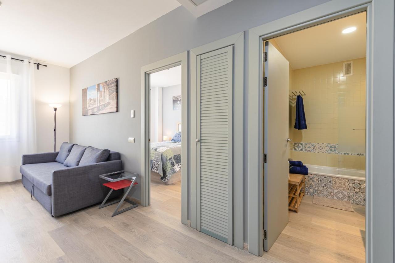 Apartment With Free Parking And Pool Bormujos Esterno foto