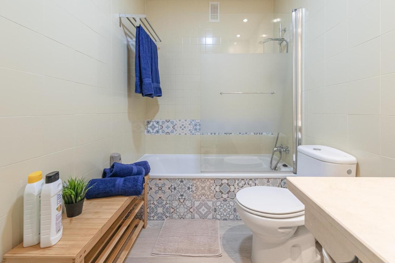Apartment With Free Parking And Pool Bormujos Esterno foto